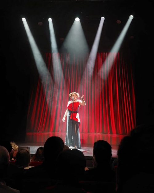 Cabaret Eiffel Follie's Le Burlesque Klub